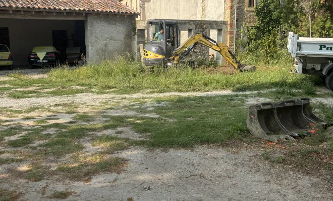 Entreprise pour création de cours et allées avec bordures métalliques et massifs fleuris Bram, Carcassonne, FERRAI Aménagement et Nature