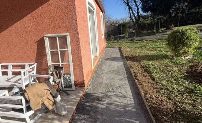 Aménagement paysager avec allée en plaque stabilisatrice à Carcassonne, Carcassonne, FERRAI Aménagement et Nature