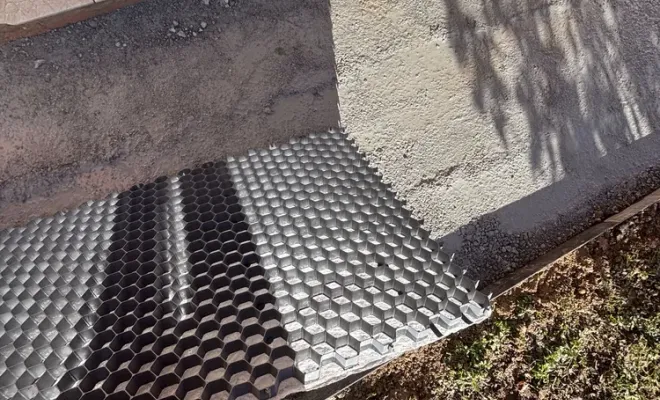 Aménagement paysager avec allée en plaque stabilisatrice à Carcassonne, Carcassonne, FERRAI Aménagement et Nature